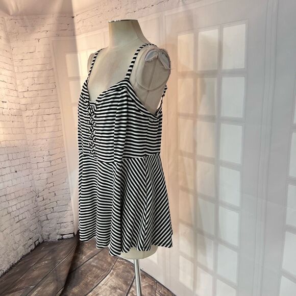 Torrid Black & White Stripe Sweetheart Knit Cami size 2x - Picture 6 of 13